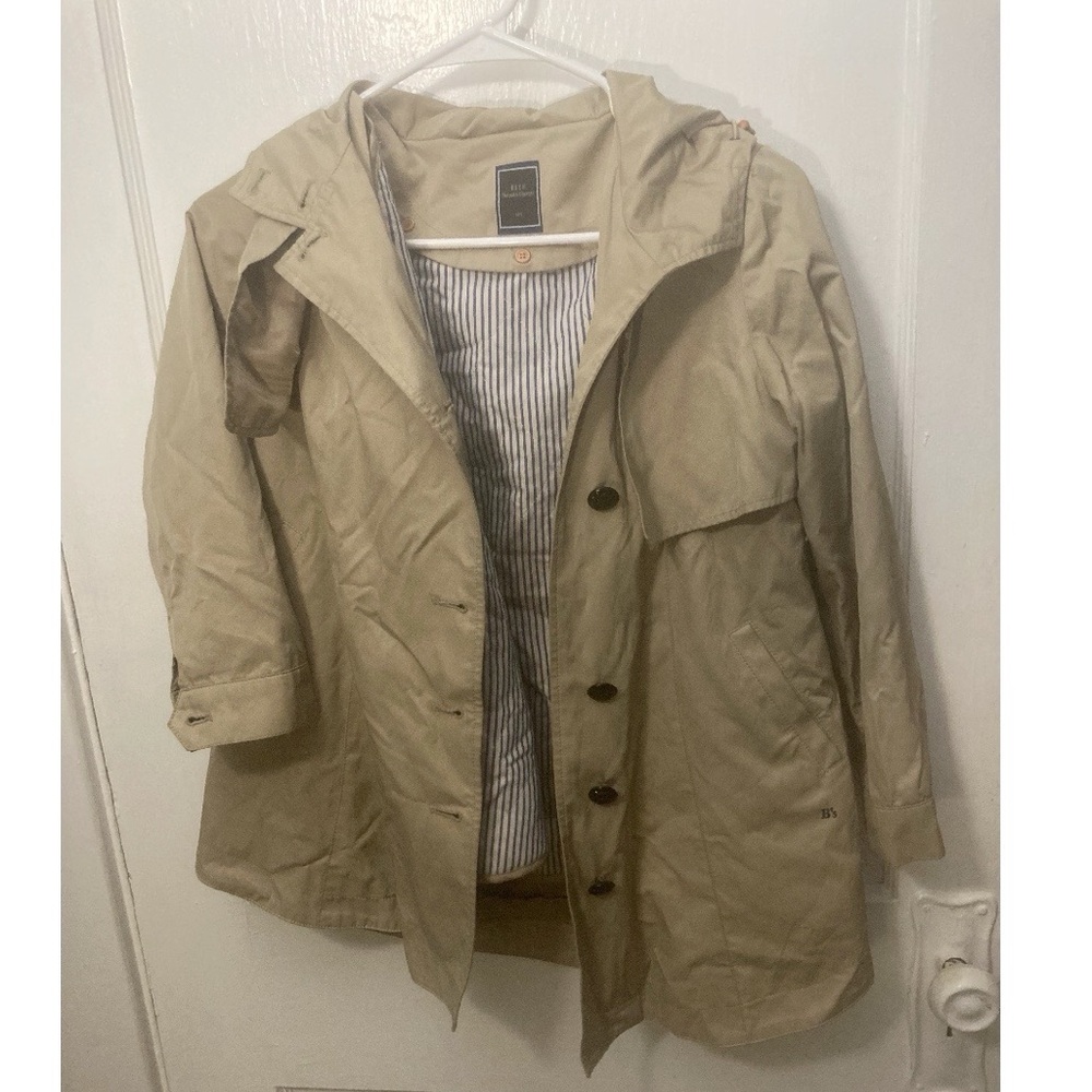 Lightweight Tan Hooded Jacket with Collared Neckline and Minimal Design